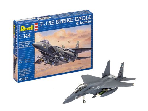 Revell F-15E STRIKE EAGLE & bombs repülőgép makett 03972
