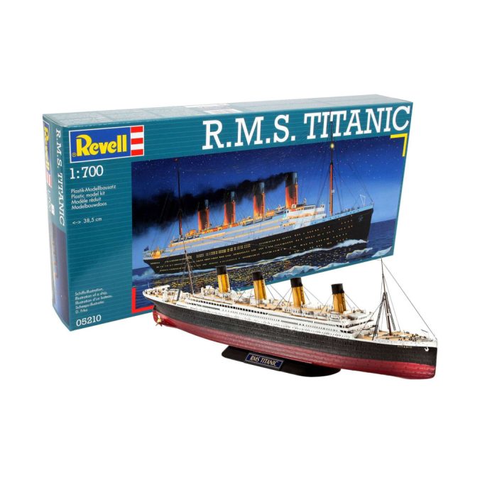 Revell Revell R.M.S. Titanic 1:700 makett hajó (05210)