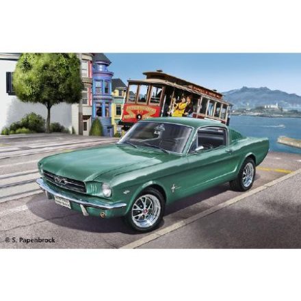 Revell 65 Ford Mustang 2+2 Fastback 1:24 makett autó (07065)