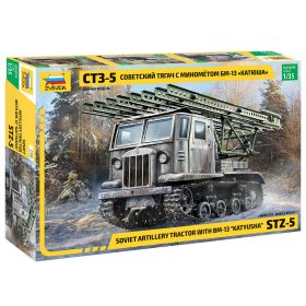   Zvezda Zvezda STZ-5 with BM-13 KATYUSHA 1:35 makett harcjármű (3700)