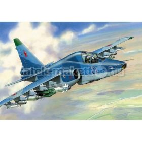   Zvezda Zvezda Sukhoi Su-39 Russian tank destroyer 1:72 makett repülő (7217)